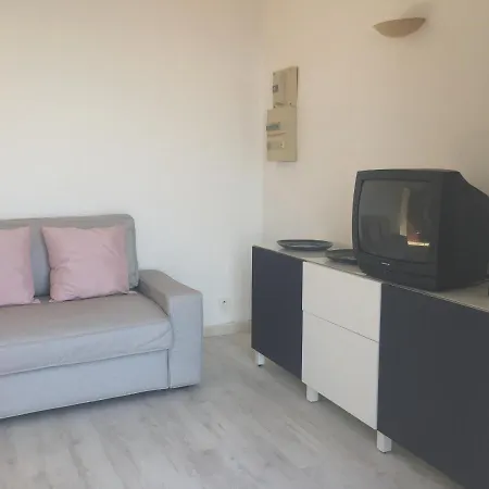 With One Bedroom In Pietranera With Wonderful Sea View And Terrace Appartement San-Martino-di-Lota