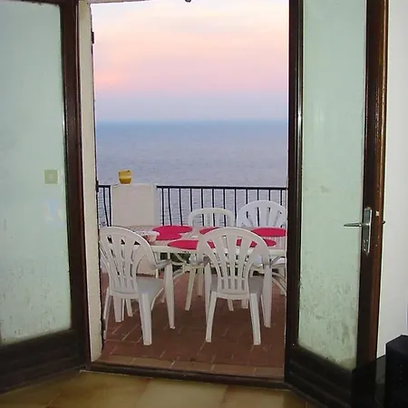 With One Bedroom In Pietranera With Wonderful Sea View And Terrace Appartement